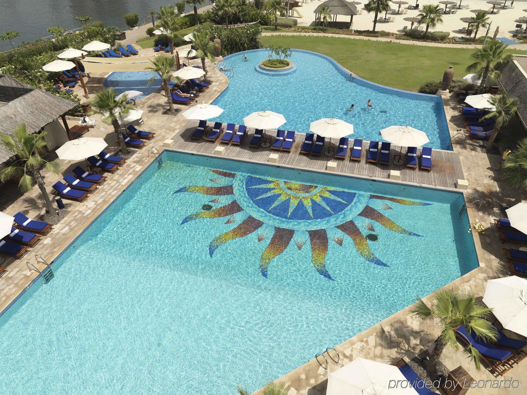Radisson Blu Resort, Sharjah Facilities photo The pool at the hotel