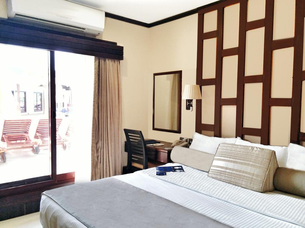 Radisson Blu Resort, Sharjah Exterior photo Deluxe Room