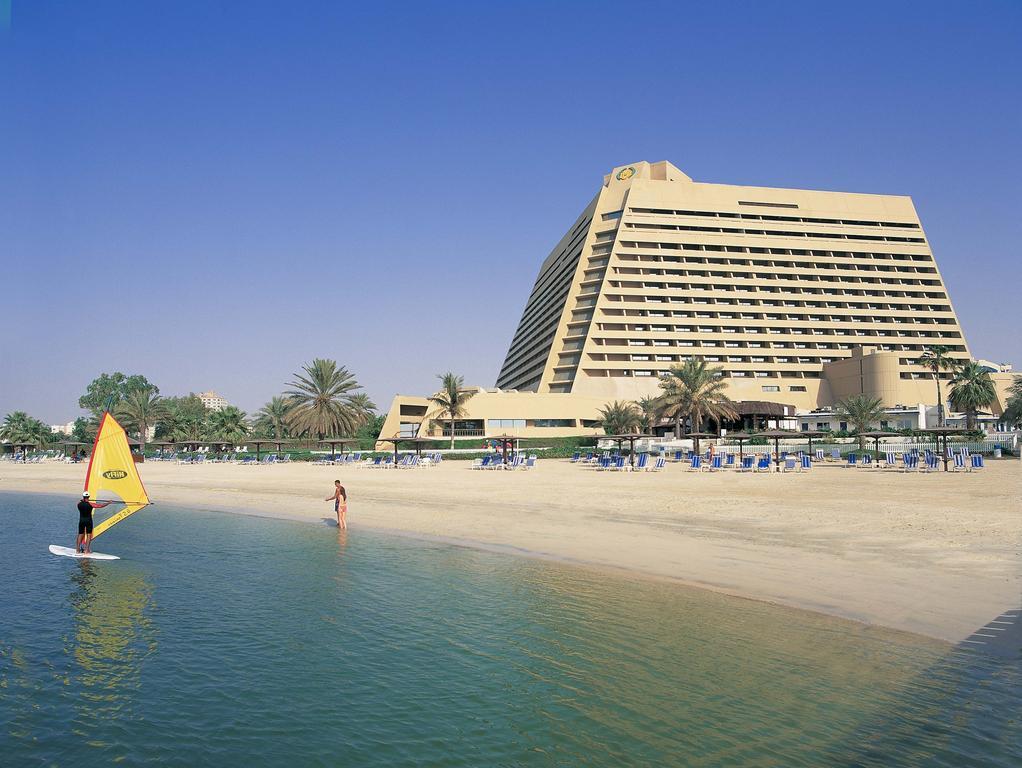 Radisson Blu Resort, Sharjah Exterior photo The Jumeirah Beach Hotel