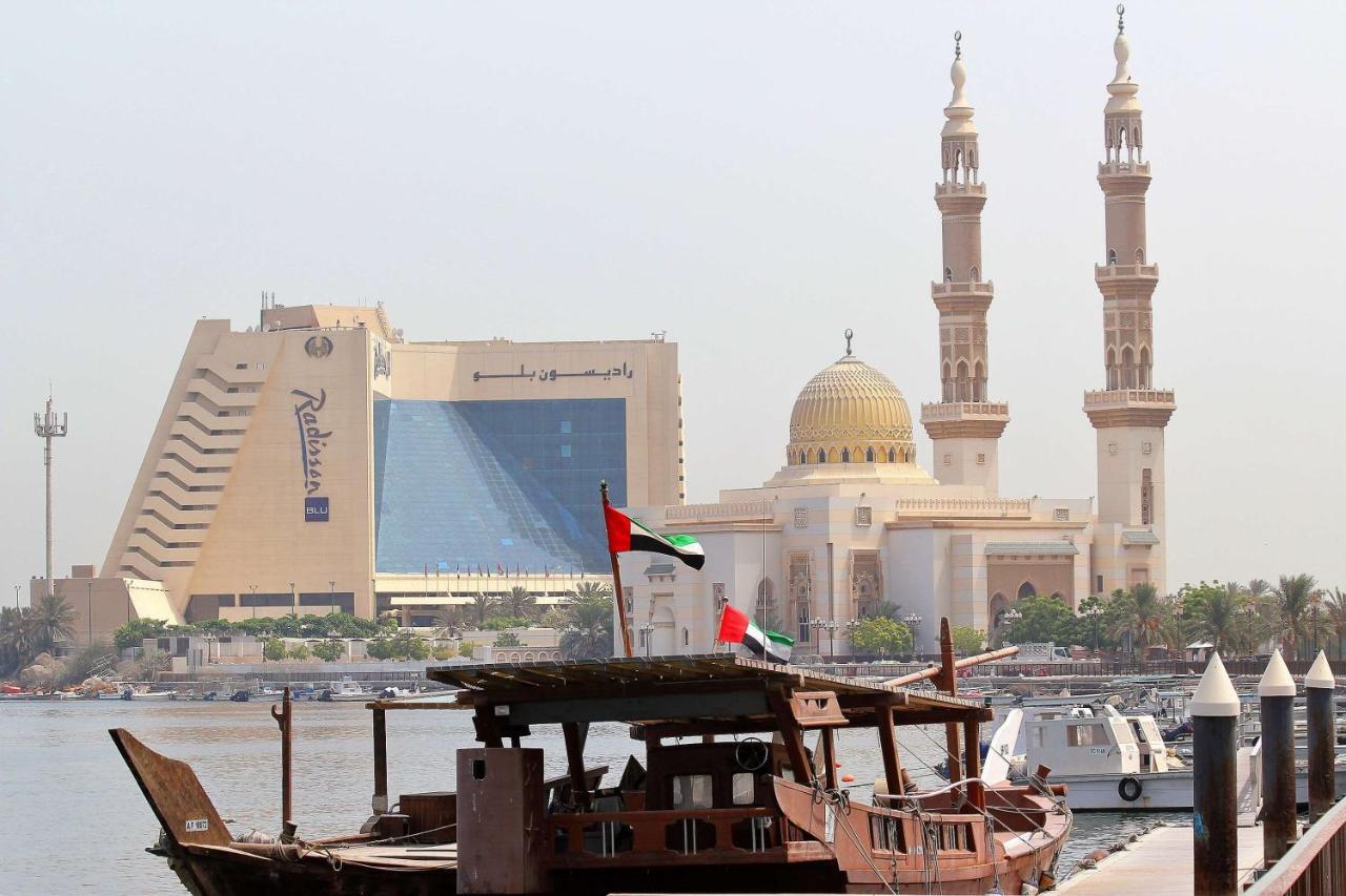 Radisson Blu Resort, Sharjah Exterior photo The Jumeirah Mosque